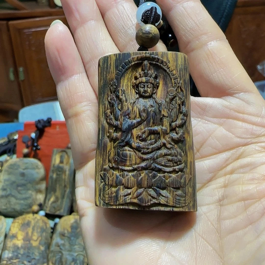 沉香吊坠海南白奇乌身老料千手观音15.3克带绳