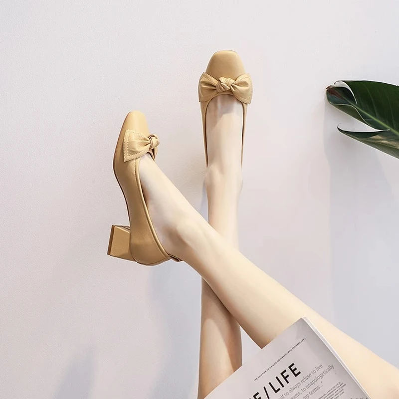 方头单鞋女2025夏季新款百搭粗跟中跟休闲软底轻奢女士夏款温柔鞋