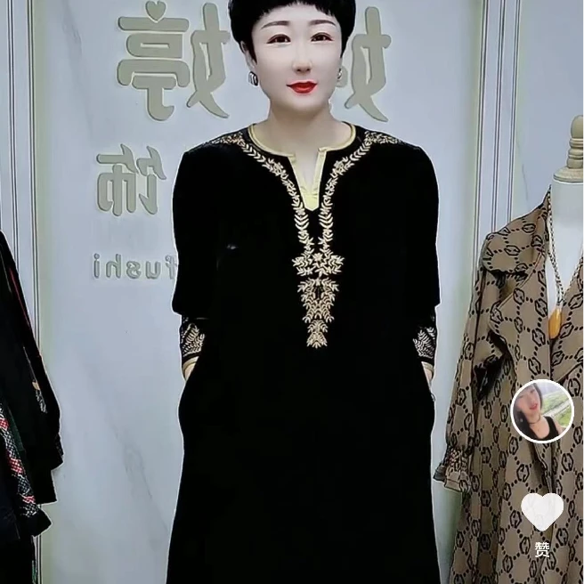 2389款重工刺绣款时尚连衣裙