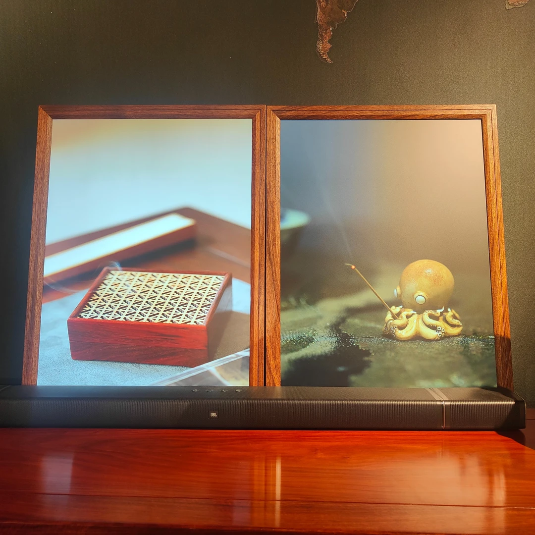 高清护眼 时尚画框屏 可定制边框 可导入所需图片 视频 可循环播