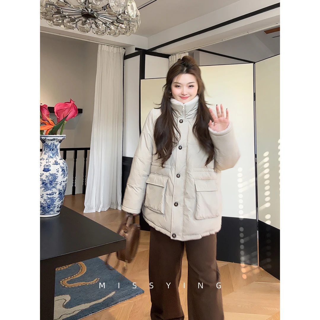 应小姐【豆乳盒子】微胖大码时尚感经典百搭款保暖羊羔毛领棉服外套