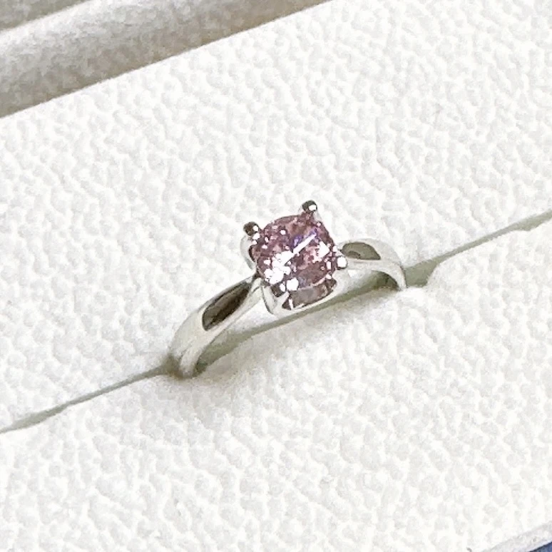 臻选戒指 泰国春武里经典时尚气质百搭粉色戒指JSG408