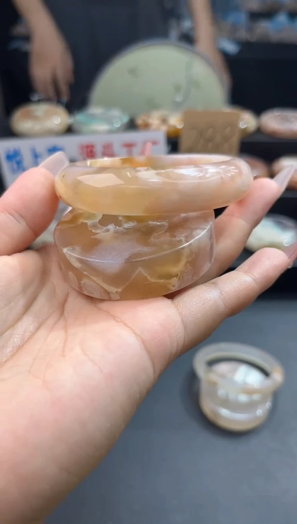 【闪购商品】石英质玉手镯未镶嵌赠品镯心（58圈口）
