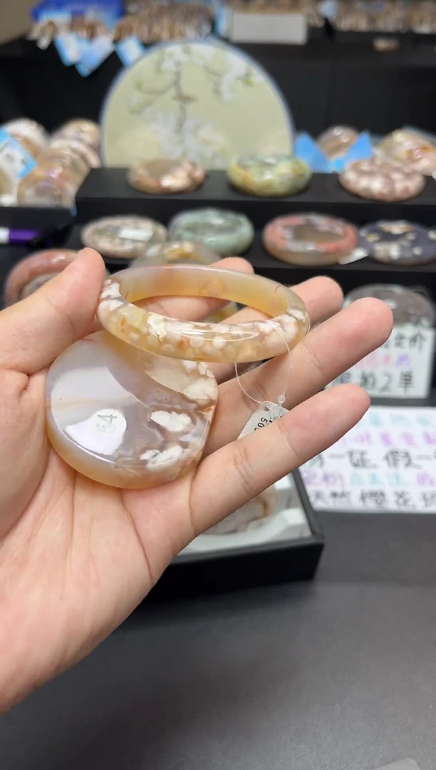 【闪购商品】石英质玉手镯未镶嵌赠品镯心（54圈口）