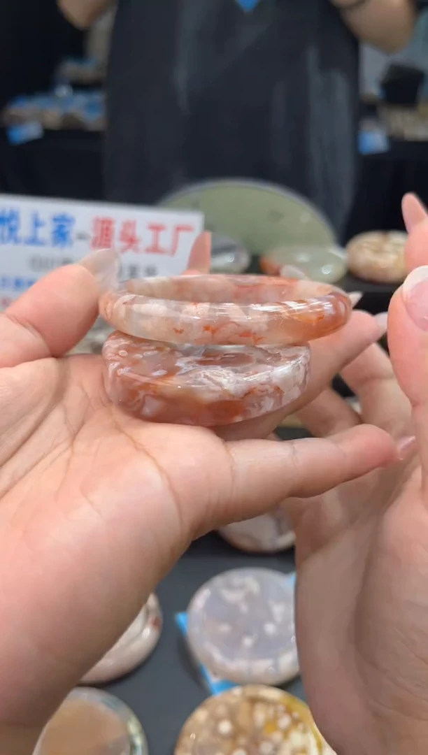 【闪购商品】石英质玉手镯未镶嵌赠品镯心（56圈口）