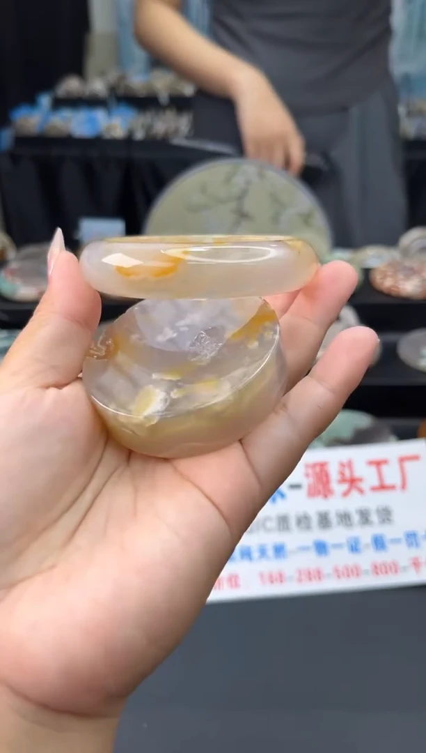 【闪购商品】石英质玉手镯未镶嵌赠品镯心（58圈口）无证书