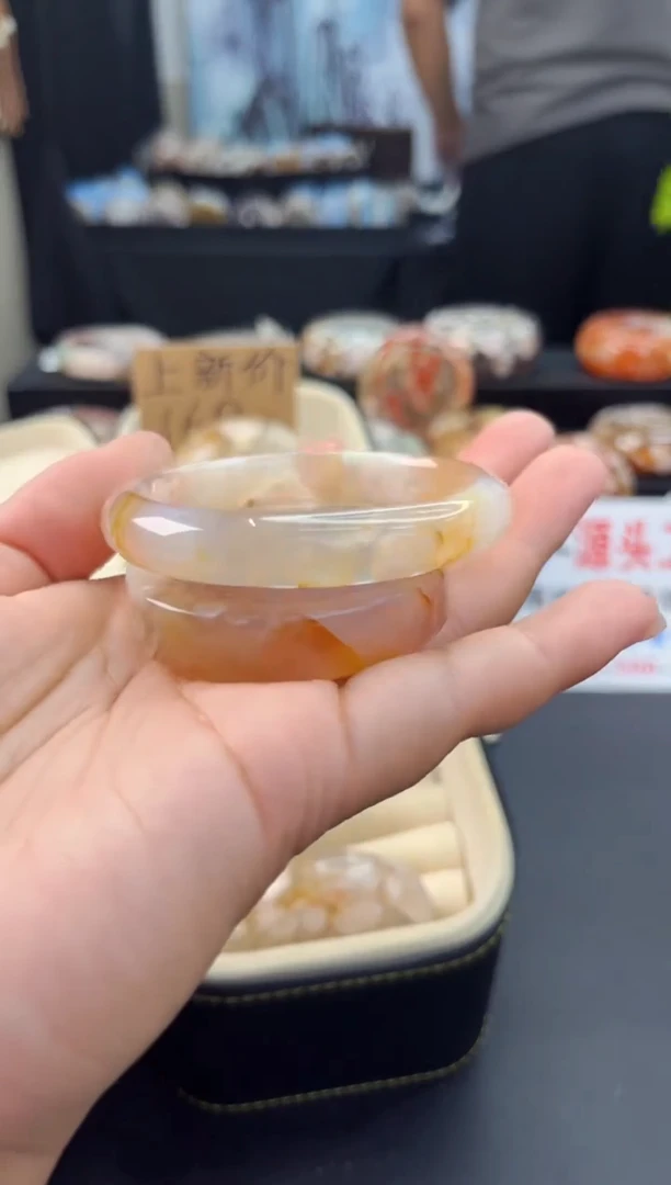【闪购商品】石英质玉手镯未镶嵌赠品镯心（圈口53