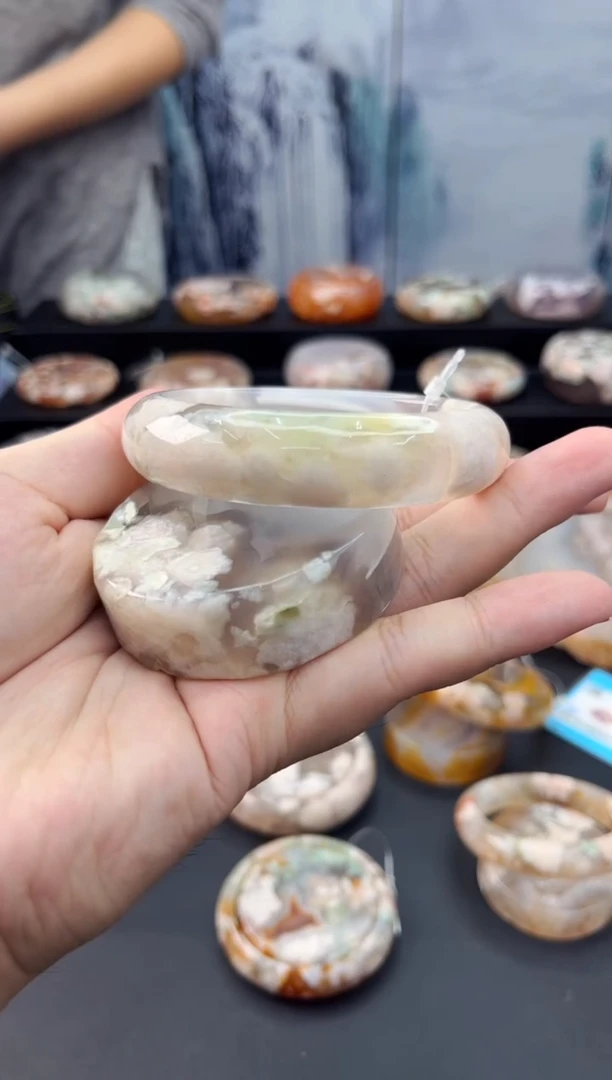【闪购商品】石英质玉手镯未镶嵌赠品镯心（圈口59