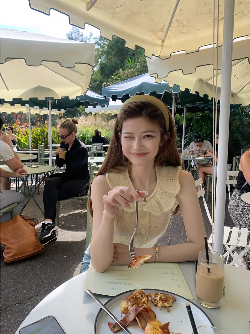 Madofit麻豆/1229#甜心阿miu_软糯进口马海毛 乖巧花边领针织背心