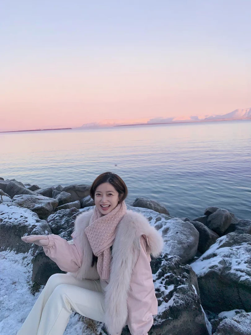 【内购】Madofit麻豆/1706冰雪融化的季节 巨暖大狐狸毛领连帽派克