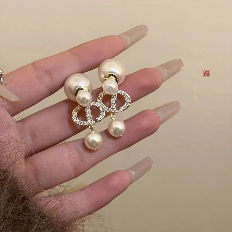 铜合金耳饰 流苏吊坠珍珠耳环长CD字母耳饰女2024新款D字法式轻奢