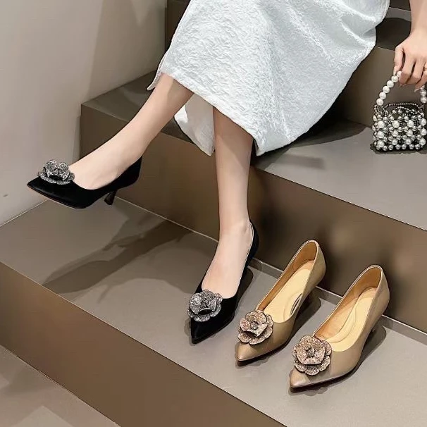 细跟浅口水钻羊皮单鞋752035