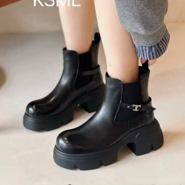 粗跟厚底小牛皮马丁靴804019黑色