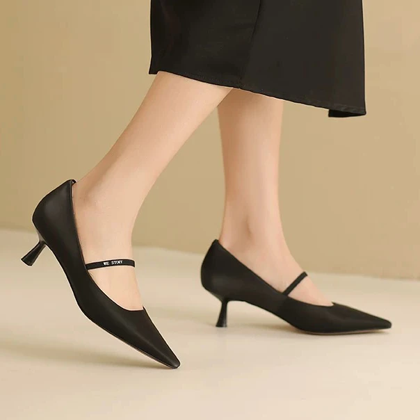 细跟浅口牛皮单鞋136092