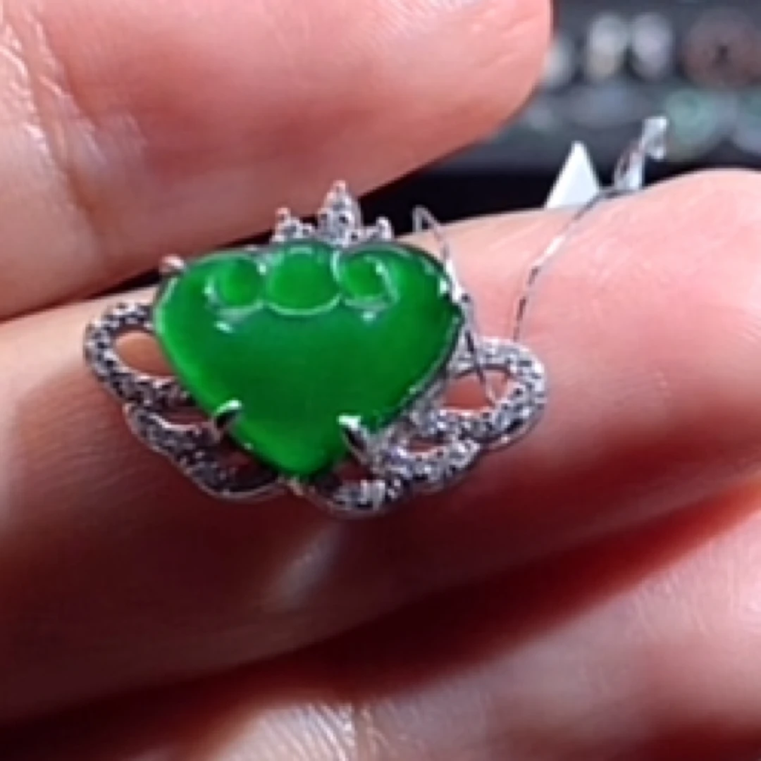 天然翡翠A货吊坠