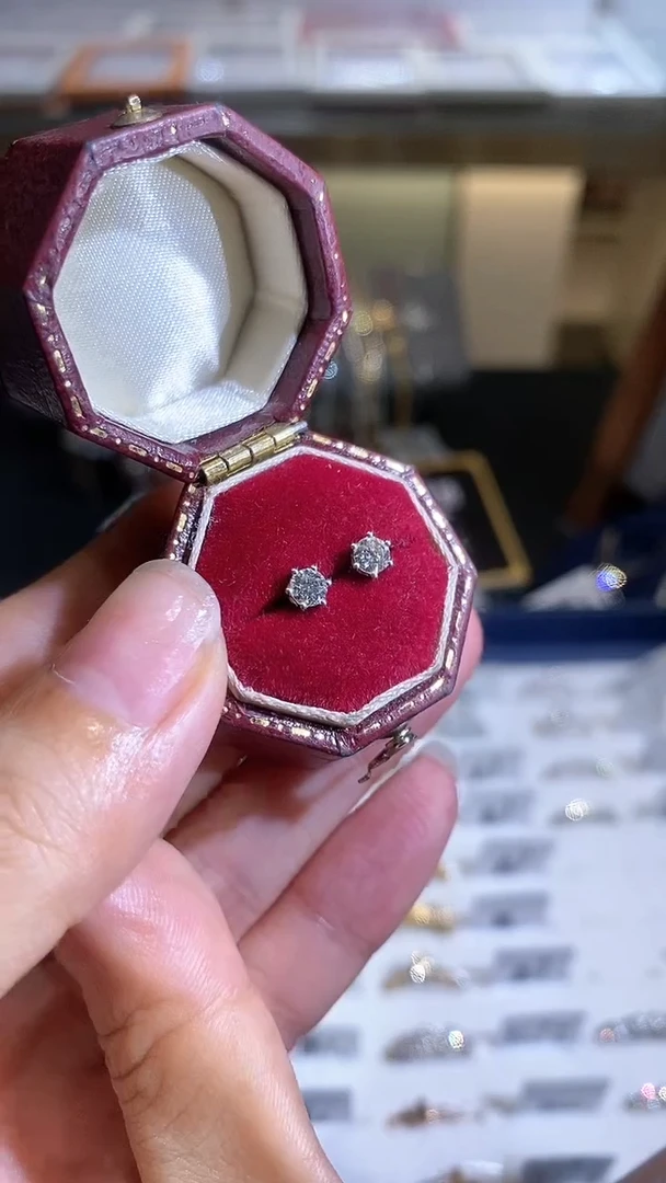 【闪购商品】钻石耳钉18K金镶嵌精选01-30分六爪耳钉