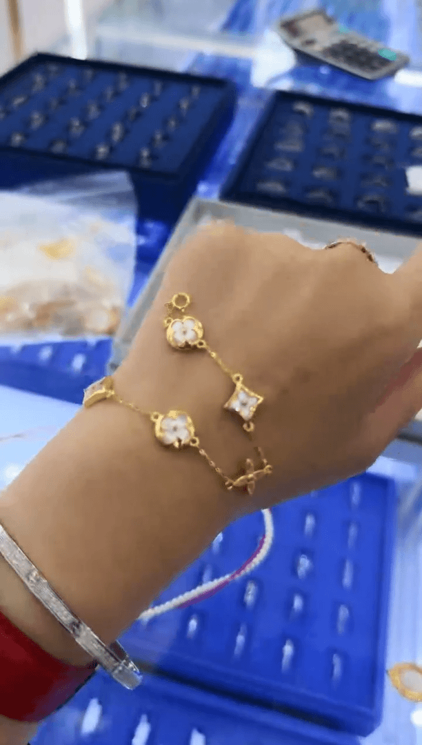 【闪购商品】钻石手链18K金镶嵌精选T 十字花手链