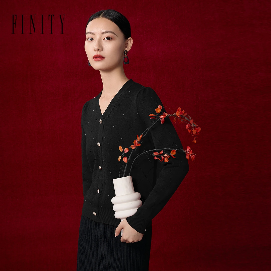 【籽言专属】FINITY 新款纯色轻奢设计师V领长袖针织衫 F21X2C17S5