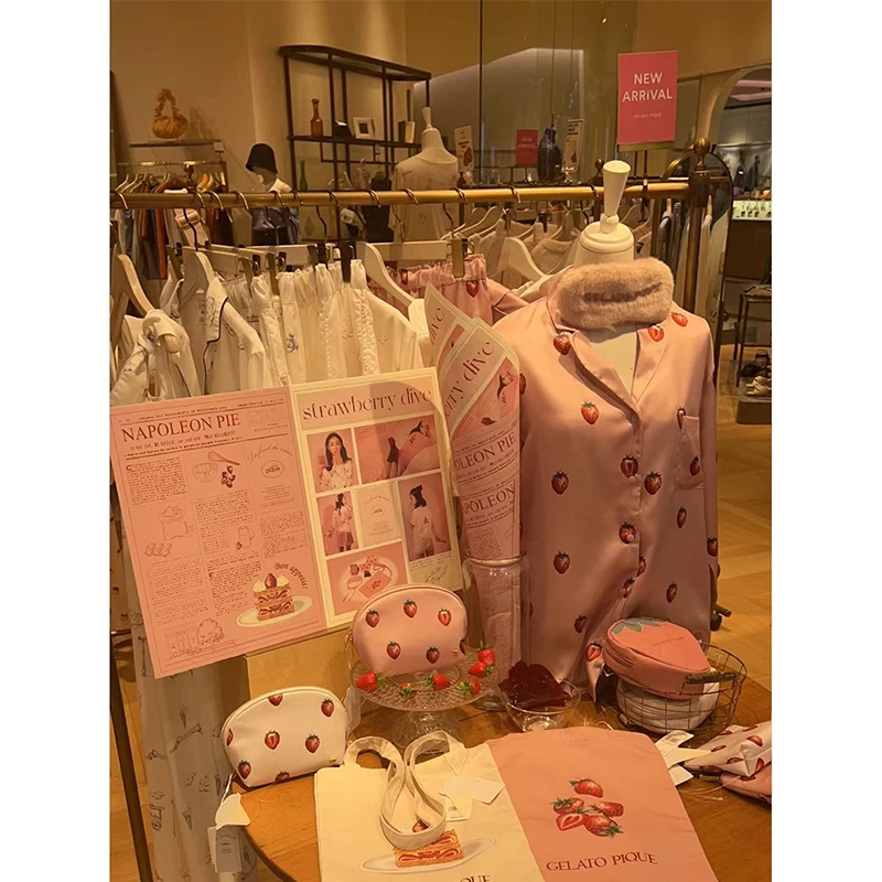 随机抽取睡衣一套