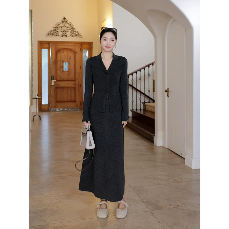 郭九九呢 羊.毛气质简约v领收腰显瘦上衣高腰a字半身裙G924Z17335