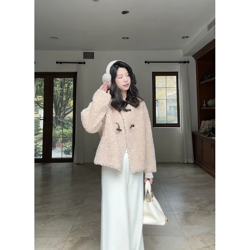 郭九九呢 100%羊毛气质感宽松显瘦牛角扣短款毛毛外套 G924X21097