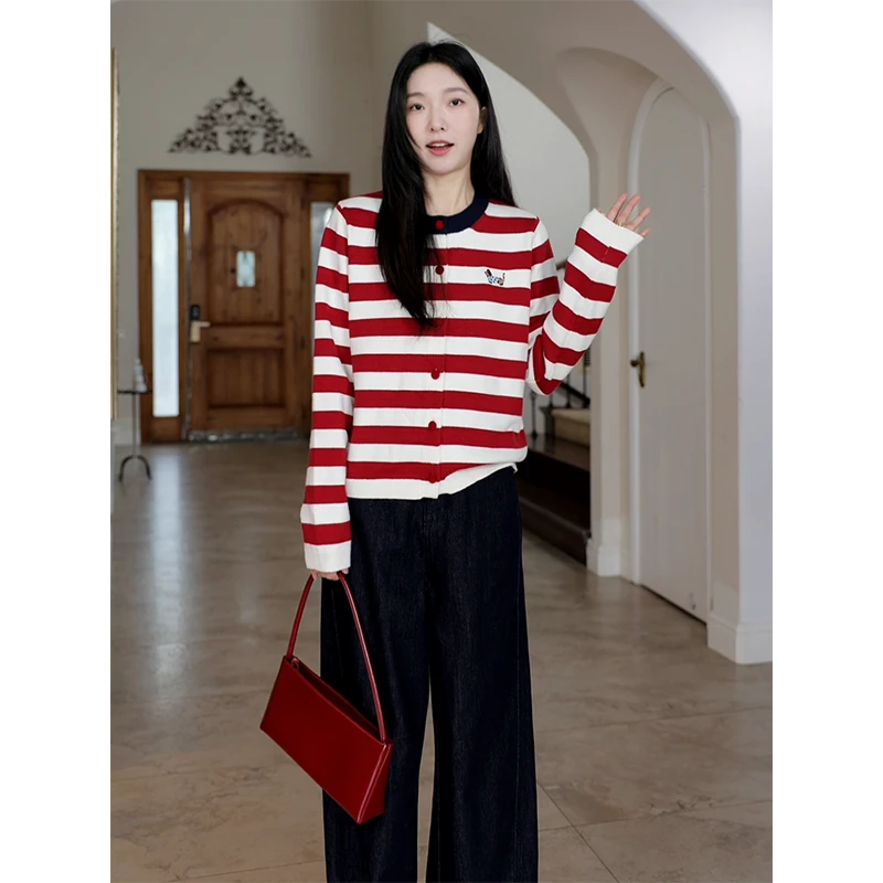 郭九九呢 腊肠小狗条纹撞色毛衣针织开衫高腰牛仔裤 G924Z16432