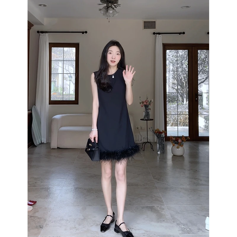 郭九九呢   法式简约修身背心/短袖鸵鸟毛直筒连衣裙 G9Q345570