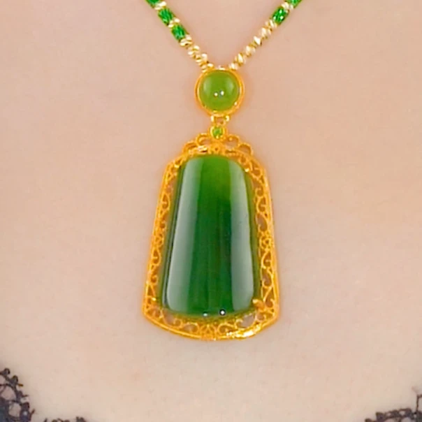 k金镶-乌兰海和田玉碧玉无事牌吊坠