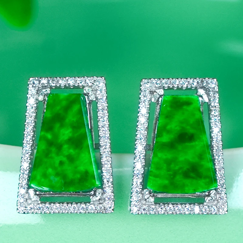 气质轻奢高级感银镶嵌天然辣绿翡翠A货龙石梯形无事牌耳钉