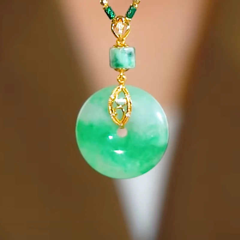 阳绿k金镶-翡翠冰飘子母扣吊坠