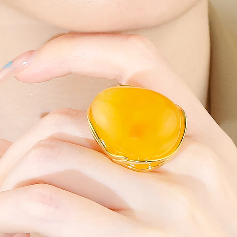 天然蜜蜡鸡蛋黄 大气简约风蜜蜡银镶嵌蛋面戒指