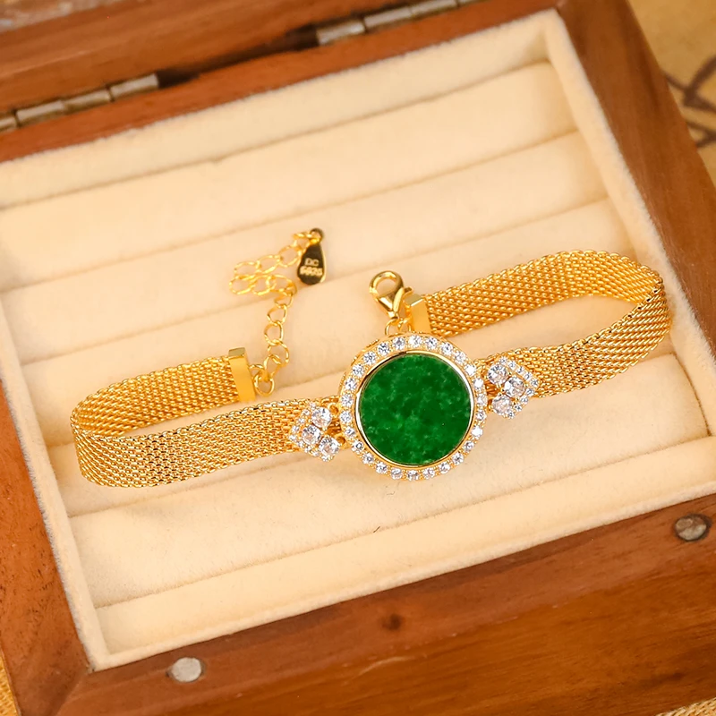 飘绿天然翡翠A货 满锆时尚百搭圆牌手链
