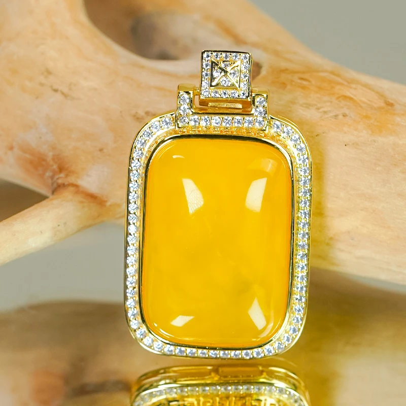 天然满蜜蜜蜡银镶嵌日常简约风蛋面无事牌蜜蜡吊坠