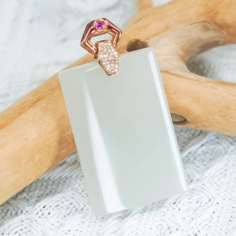 18K金镶嵌-天然和田玉大气简约风羊脂白玉无事牌单吊坠