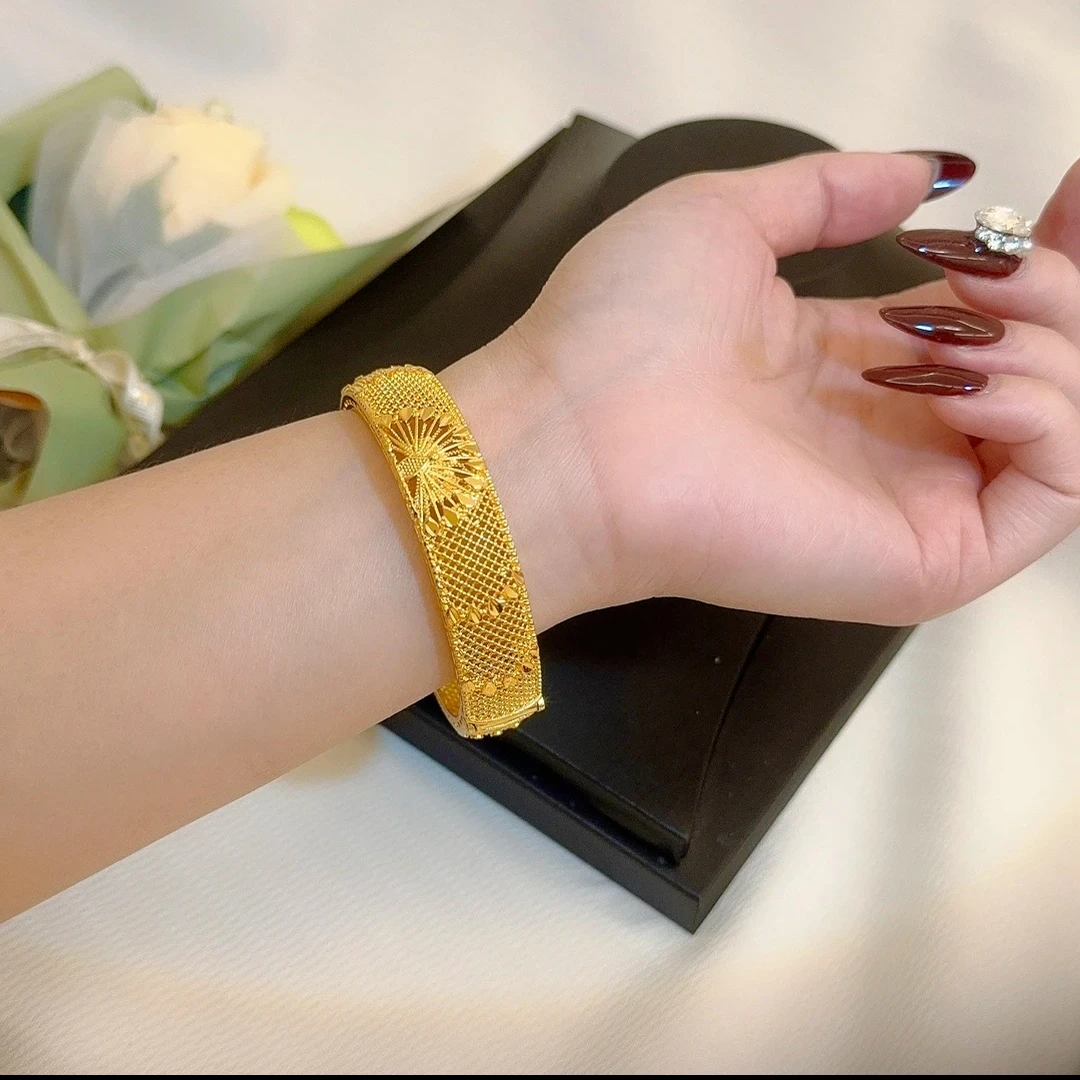 手镯 芭莎首饰 粉丝专享时尚百搭爆款孔雀开屏卡扣手镯 合金材质