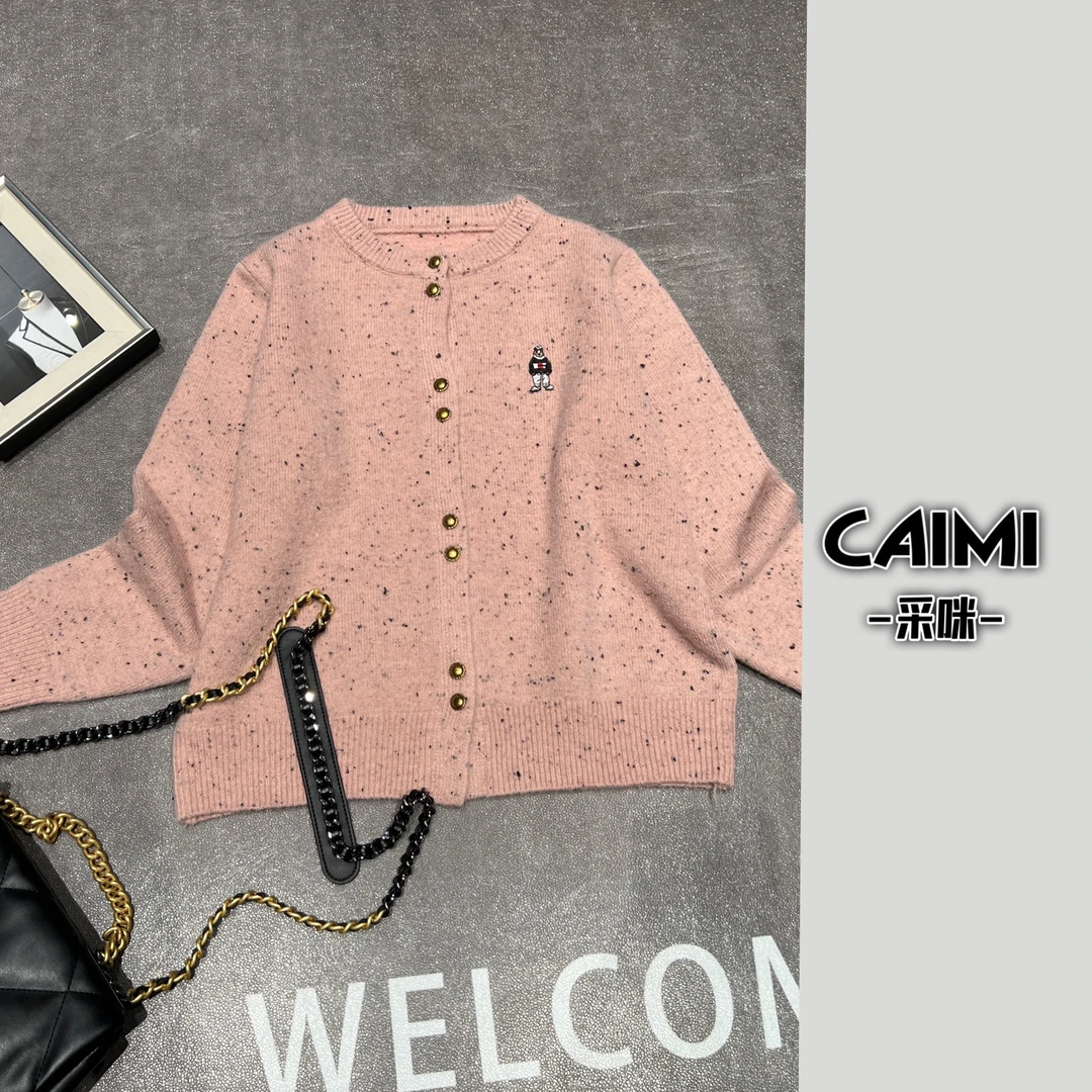 微胖钟姐【】时尚设计感小刺绣秋冬圆领长袖针织开衫10200