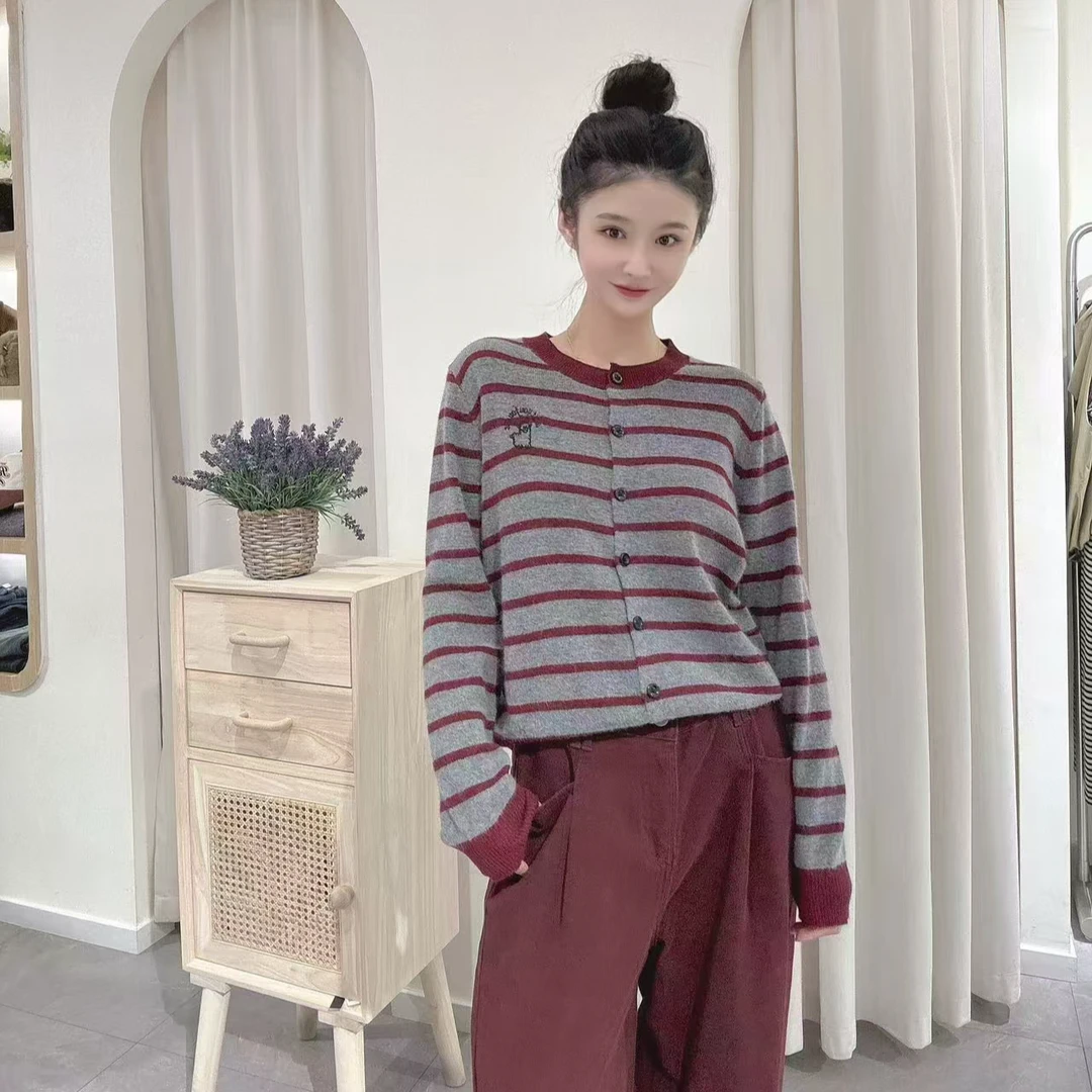 潔牌圆领针织开衫