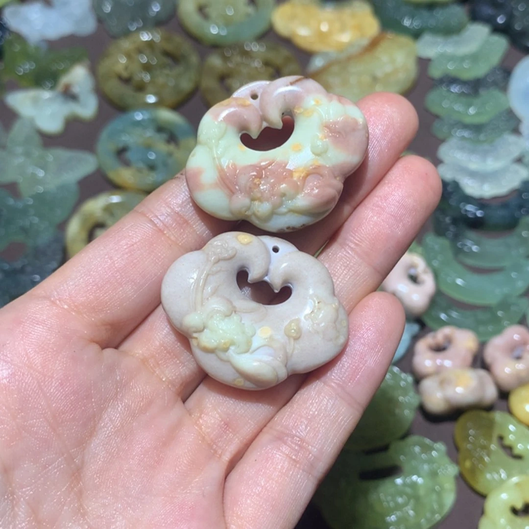 【闪购商品】蛇纹石玉颈饰未镶嵌v**1