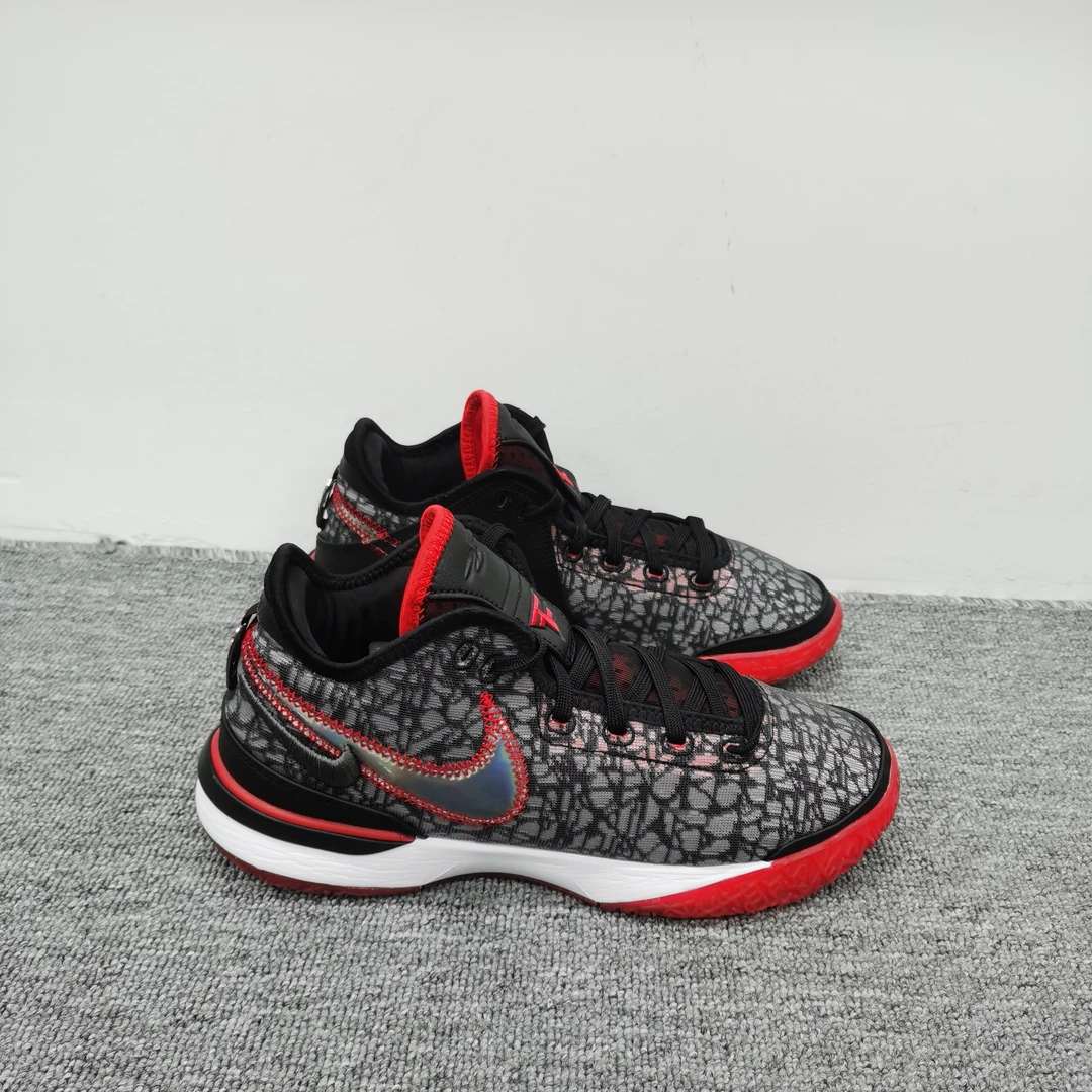 （42.5码）布朗尼1代篮球鞋/黑红/配盒/DR87880-001公价429