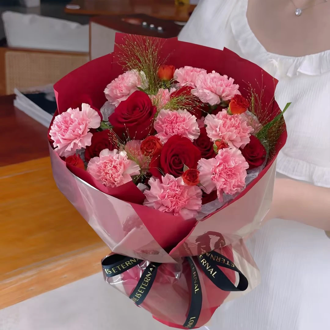『生日祝福』10朵粉色康乃馨6朵红玫瑰混搭花束·送妈妈长辈姑姑生日节日鲜花礼物·同城花店配送上门ZB小时达