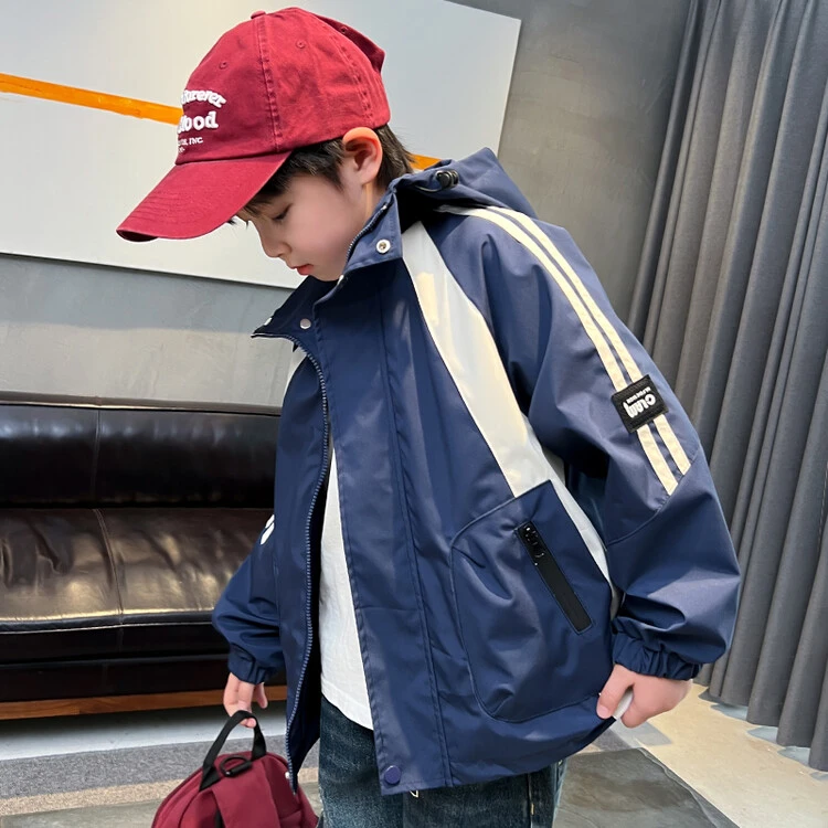 男童外套春秋款2024新款儿童炸街秋装连帽冲锋衣中大童秋季潮童装