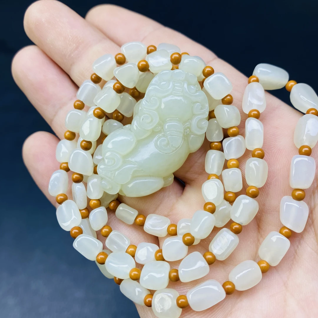 纯天然新疆和田玉霸王貔貅挂件黄白种清库存配链子