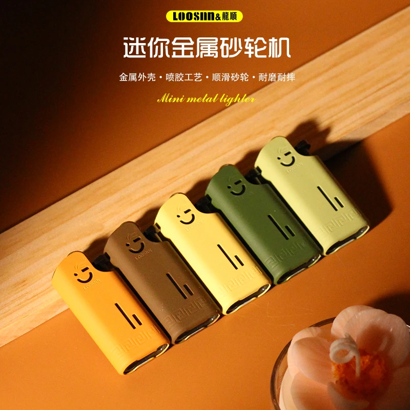 个性拇指迷你莫兰迪金属套砂轮打火机批发零售家用耐用创意打火机