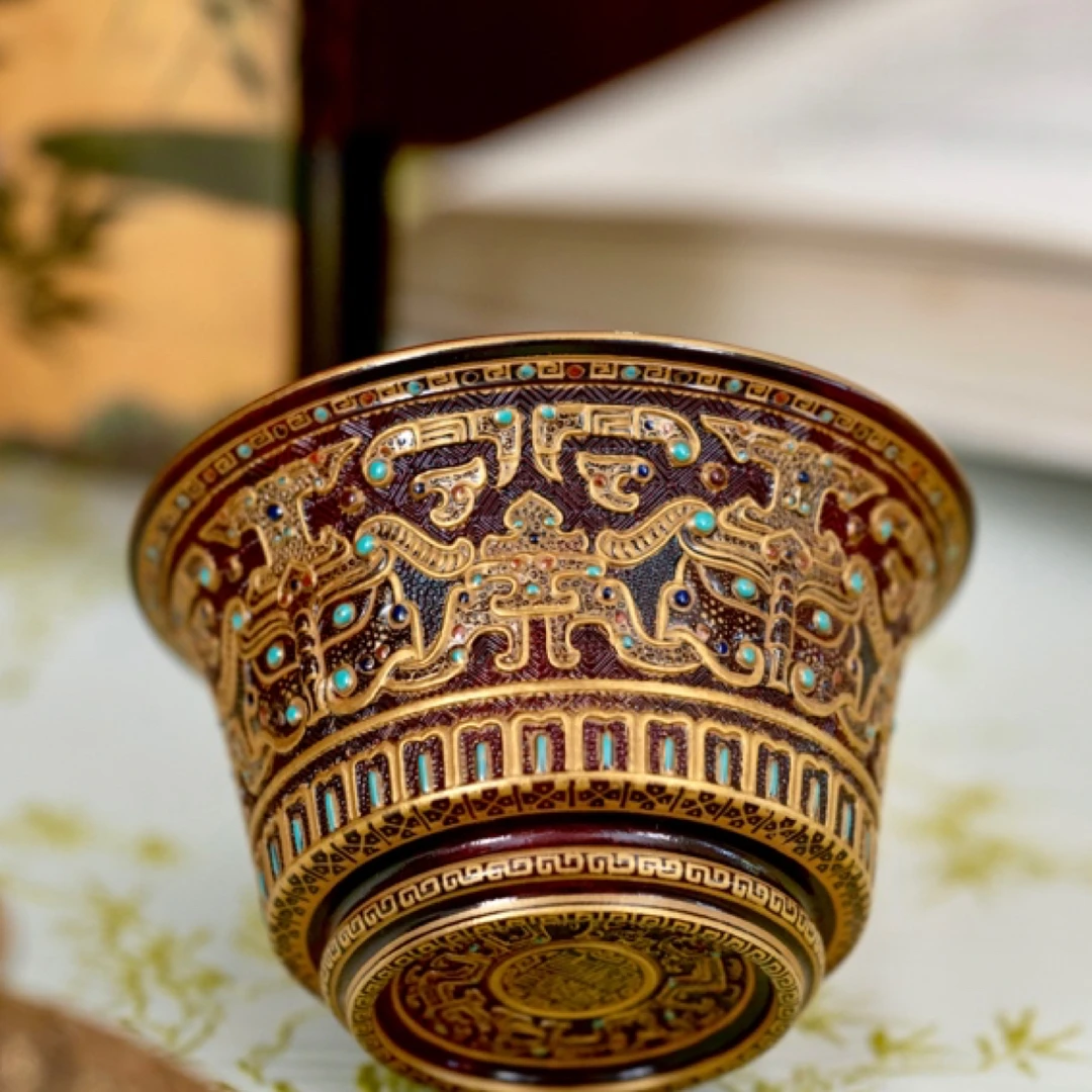 宝蕴阁珐琅彩雕刻螭龙纹杯