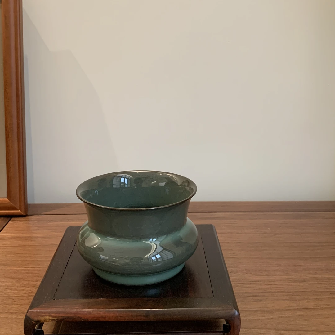 龙泉杨盛侃豆青手工渣斗陶瓷茶道摆件