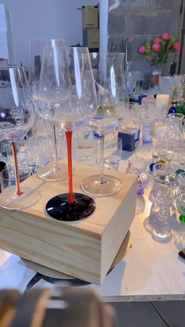 【闪购商品】红杆黑座红酒杯中号