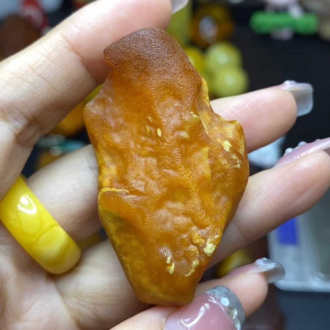 琥珀未镶嵌全皮瓷白花