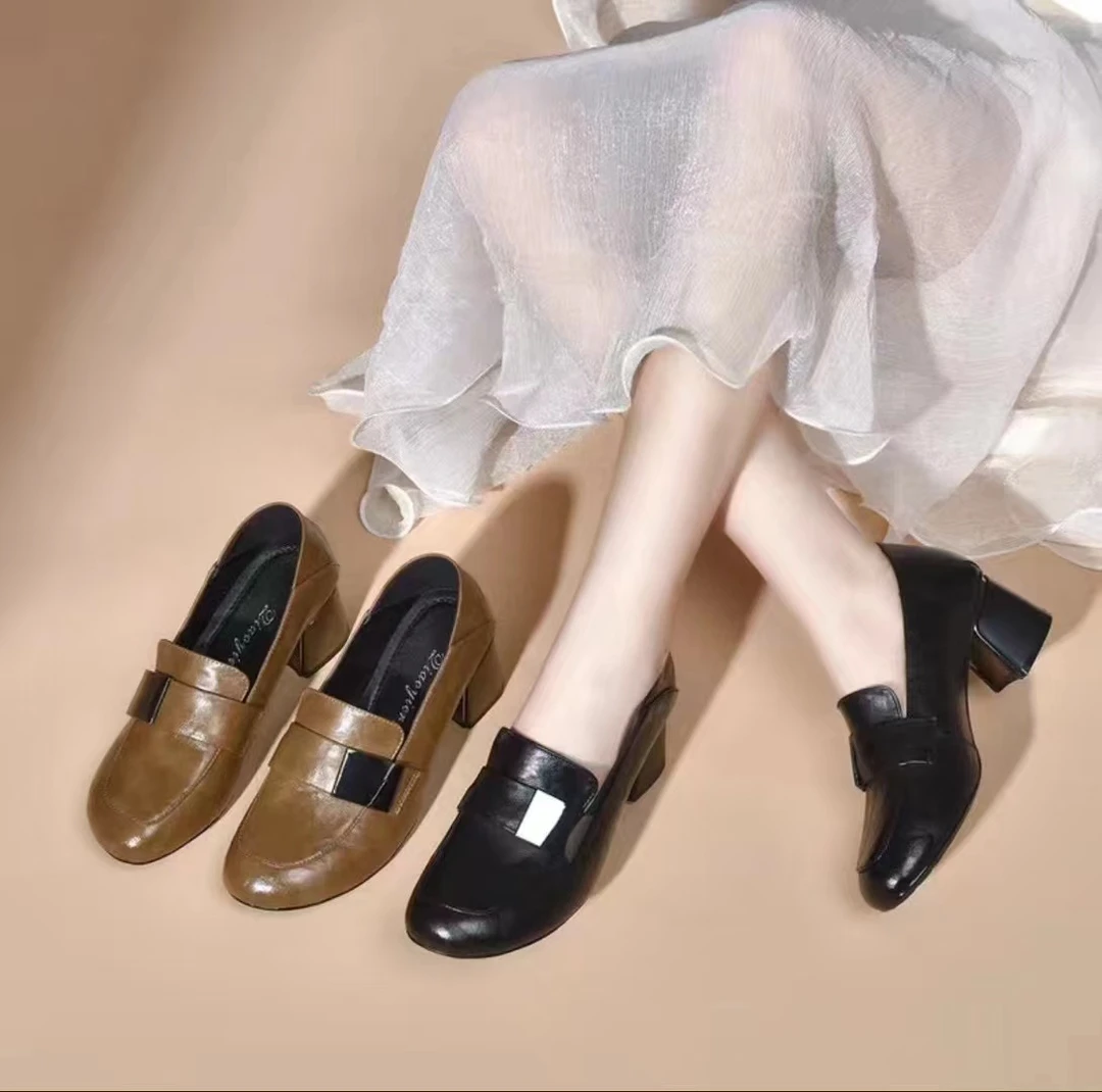 2025年新款百搭小皮鞋粗跟单圆头女软底软面豆豆鞋977T