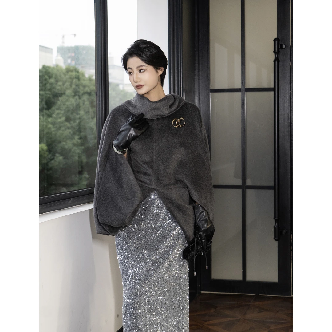 【布达佩斯】氛围感柔软感羊驼毛呢冬季保暖斗蓬大衣设计感短款外套