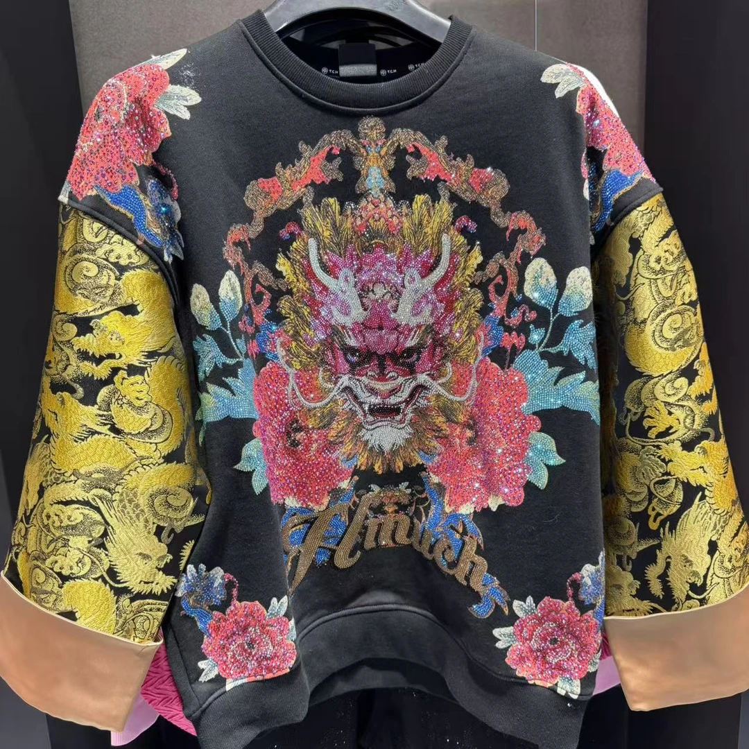 TCH服饰店播-秋冬新款烫钻新年款祥龙圆领衫T72C116002